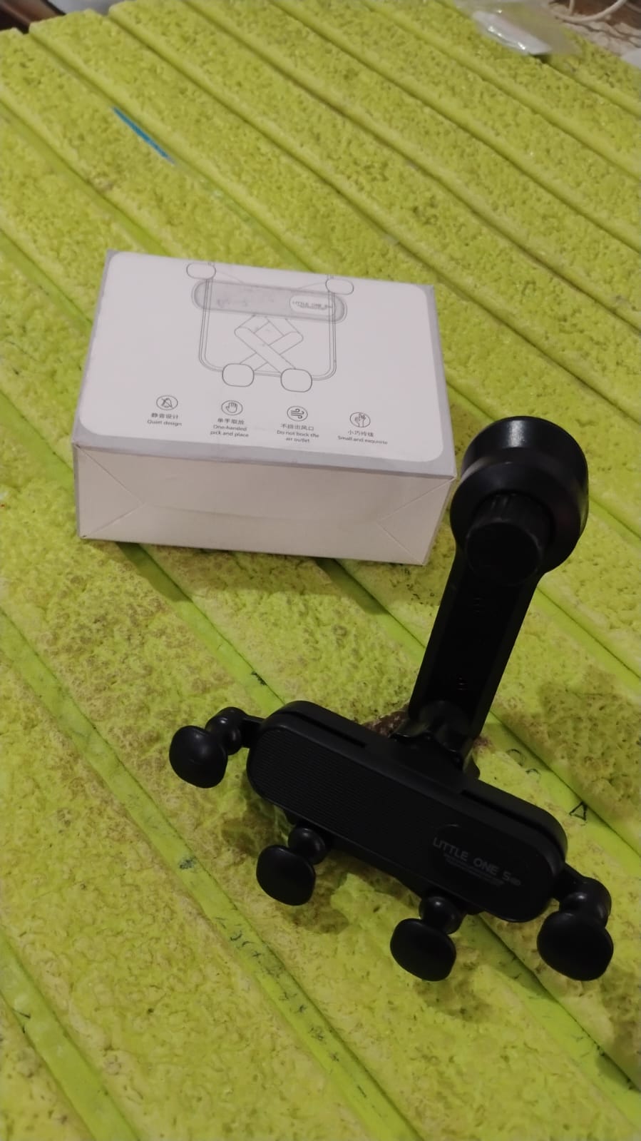 360 Degree Car Mobile phones in car holder (1 Pc) 360 Degree Car Mobile phones in car holder (1 Pc)